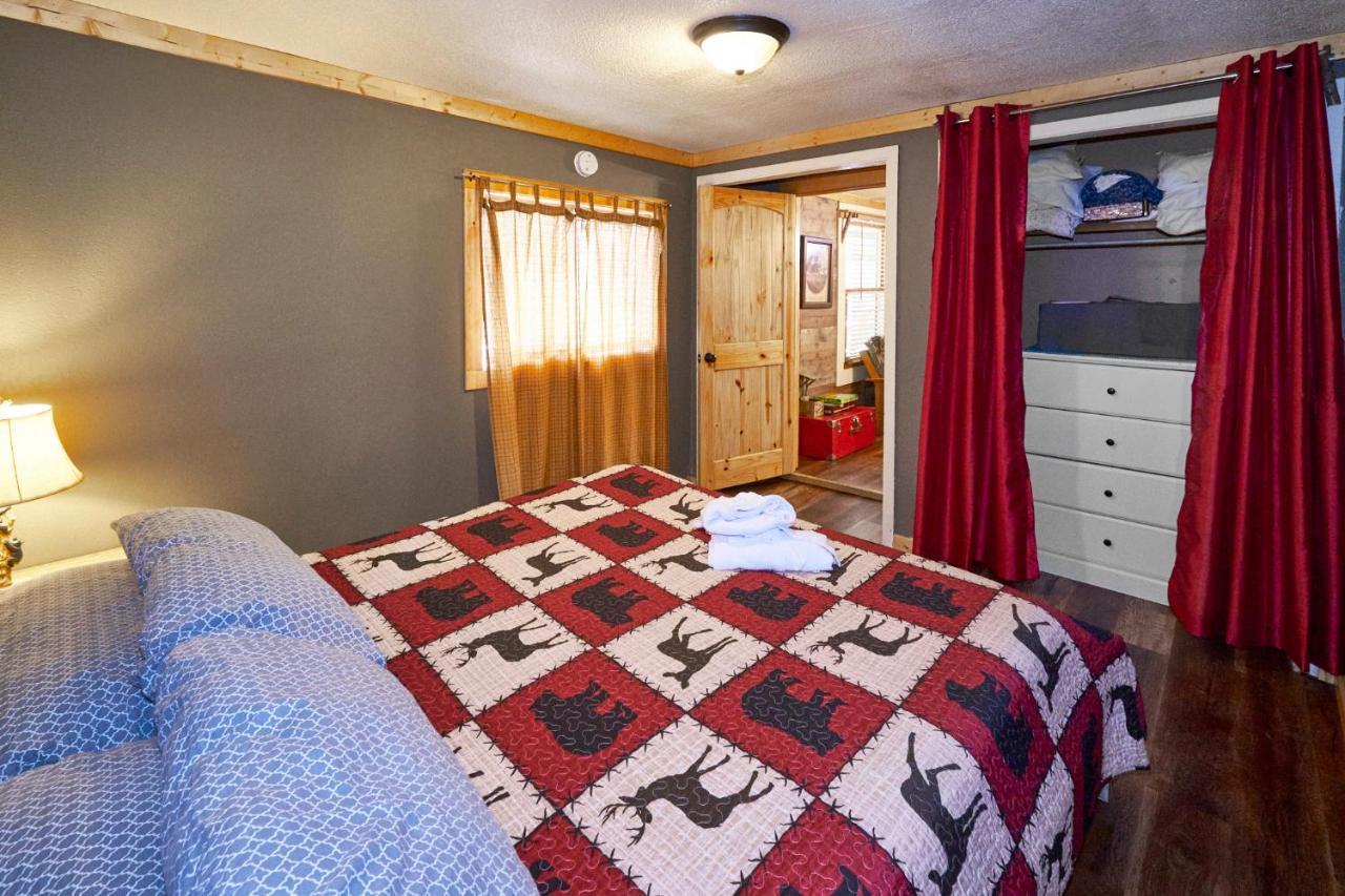 Steps From Downtown Pigeon Forge Parkway + Private Hottub And Firepit - Wifi - Firefly Bungalows Exteriér fotografie