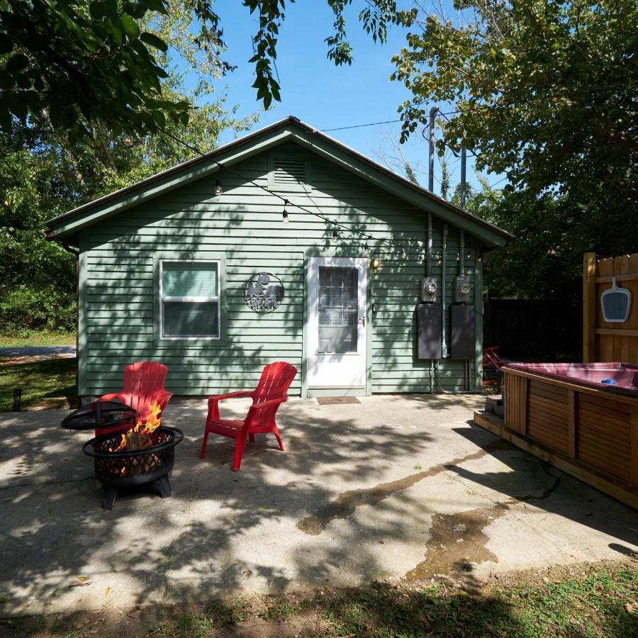 Steps From Downtown Pigeon Forge Parkway + Private Hottub And Firepit - Wifi - Firefly Bungalows Exteriér fotografie