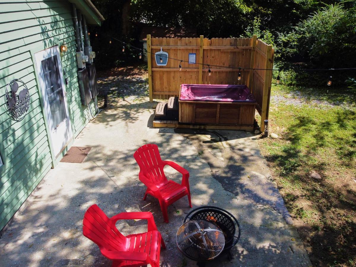 Steps From Downtown Pigeon Forge Parkway + Private Hottub And Firepit - Wifi - Firefly Bungalows Exteriér fotografie