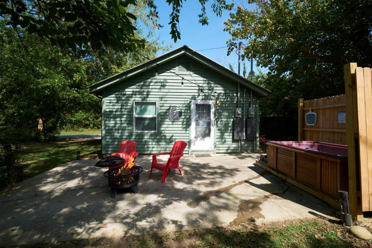 Steps From Downtown Pigeon Forge Parkway + Private Hottub And Firepit - Wifi - Firefly Bungalows Exteriér fotografie