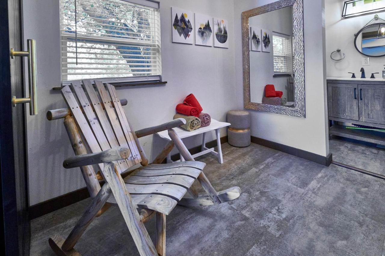 Steps From Downtown Pigeon Forge Parkway + Private Hottub And Firepit - Wifi - Firefly Bungalows Exteriér fotografie